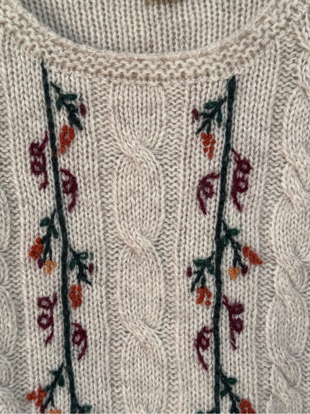 Vtg. W Sz. XL Pure Wool Woolrich Cream Cable Knit Embroidered Floral Sweater - Picture 3 of 7